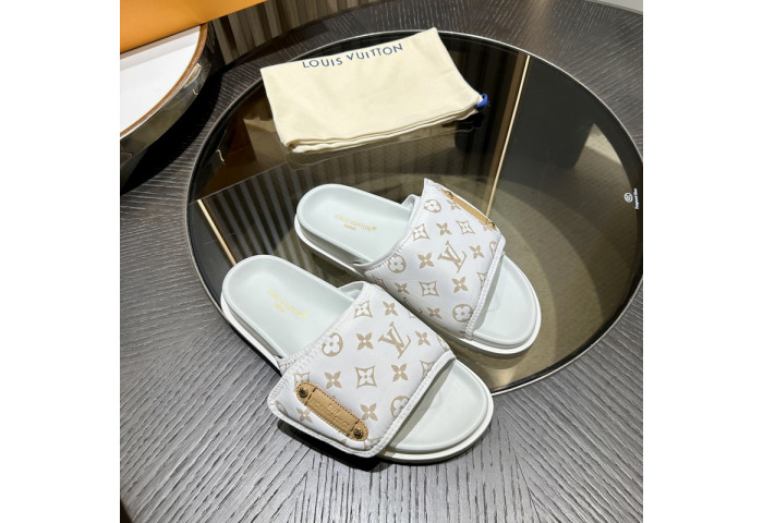 LV SANDALS