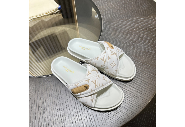 LV SANDALS