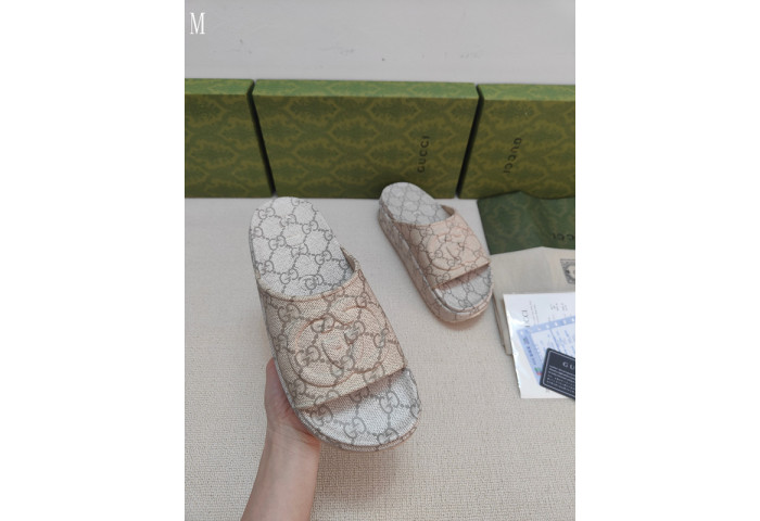 GUCC SANDALS