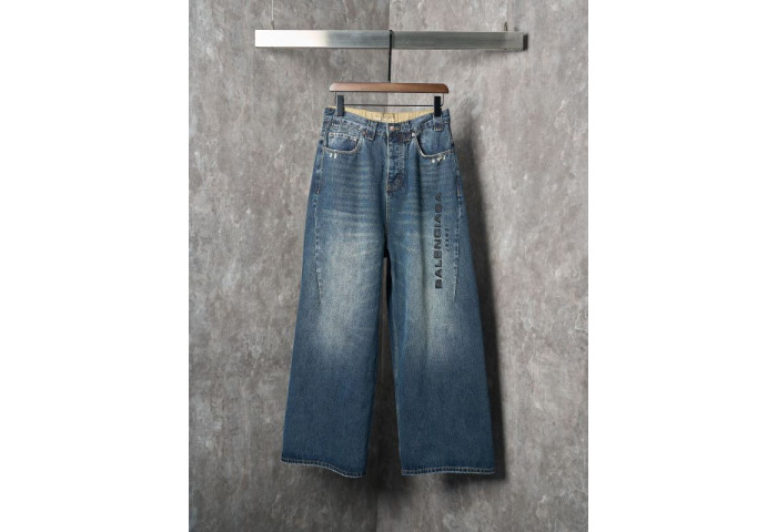 Balen*ciaga Jeans