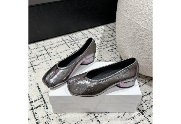 ma*s*n Ma*i*la tabi shoes (heels)