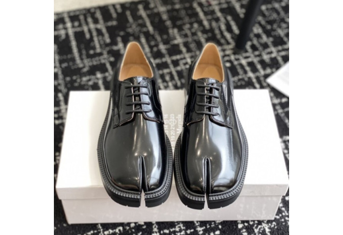 ma*s*n Ma*i*la tabi shoes