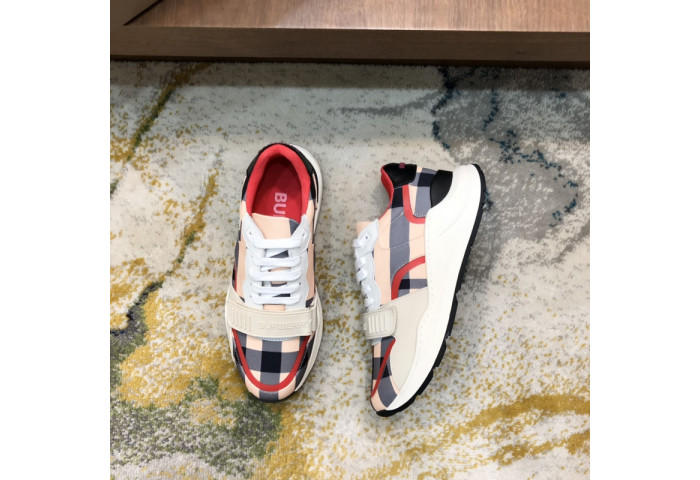 Burberry-Vintage Sneaker