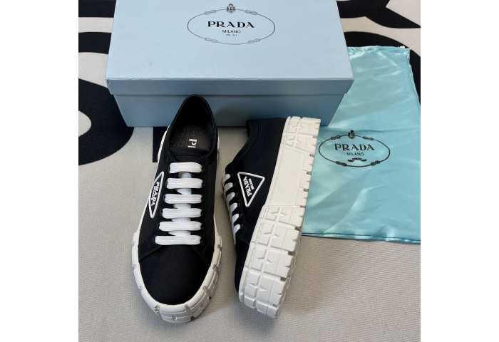PRADA LOW TOP SNEAKE