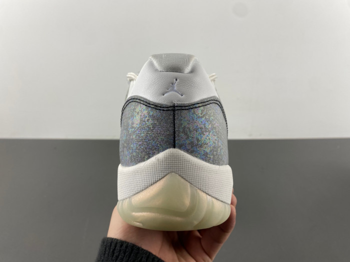 Air Jordan 11 Low 2025 “Snake” HQ7000-001