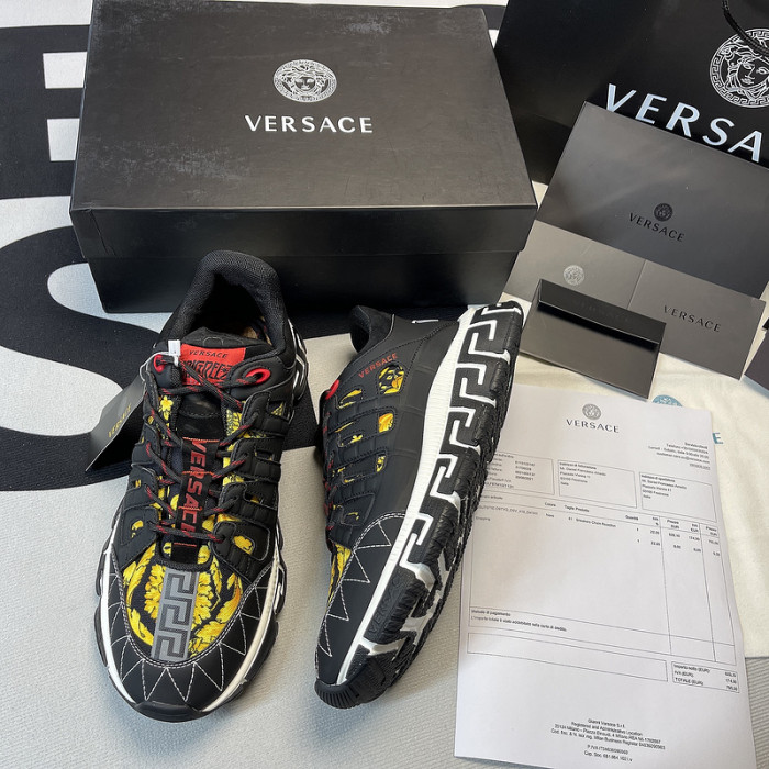 vers sneakers