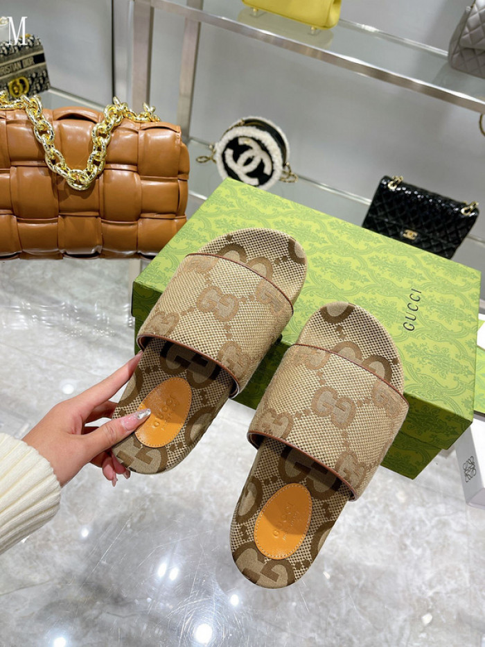 GUCC SANDALS