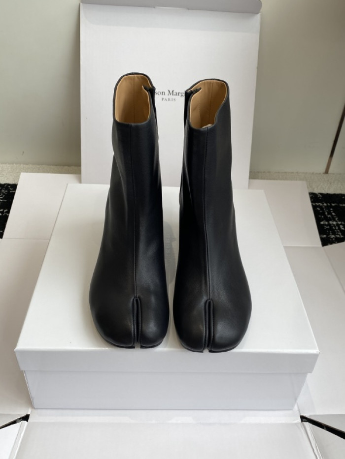 ma*s*n Ma*i*la tabi shoes