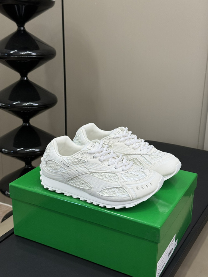 B0tte*a ve*ne*ta sneaker