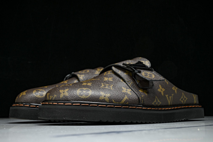 LV SANDALS