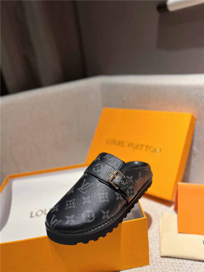LV SANDALS