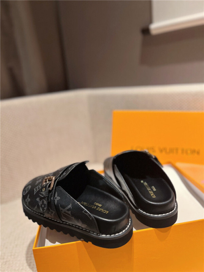 LV SANDALS