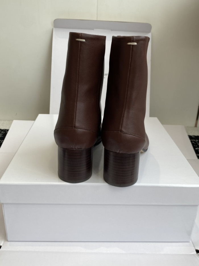 ma*s*n Ma*i*la tabi shoes