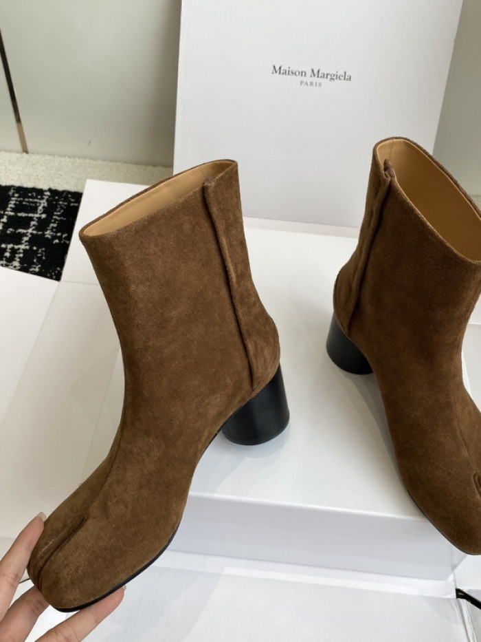 ma*s*n Ma*i*la tabi shoes