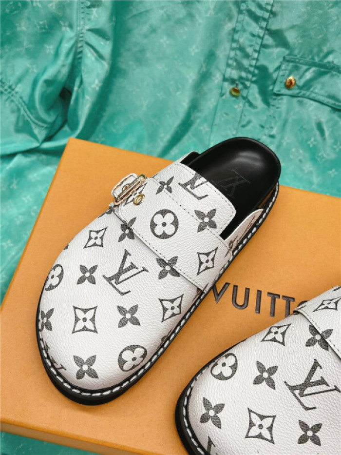 LV SANDALS