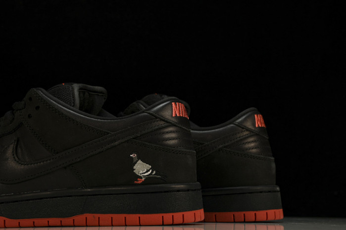 nike sb dunk low black pigeon 883232-008