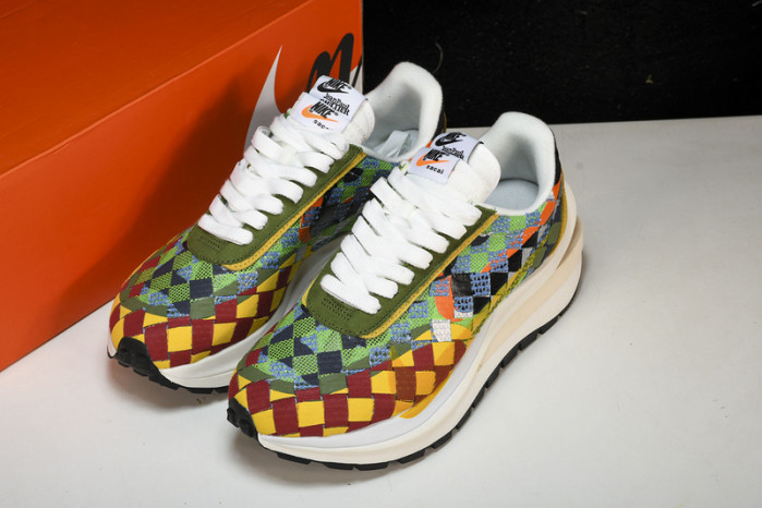 nike vaporwaffle sacai woven “green gusto” dr5209-300