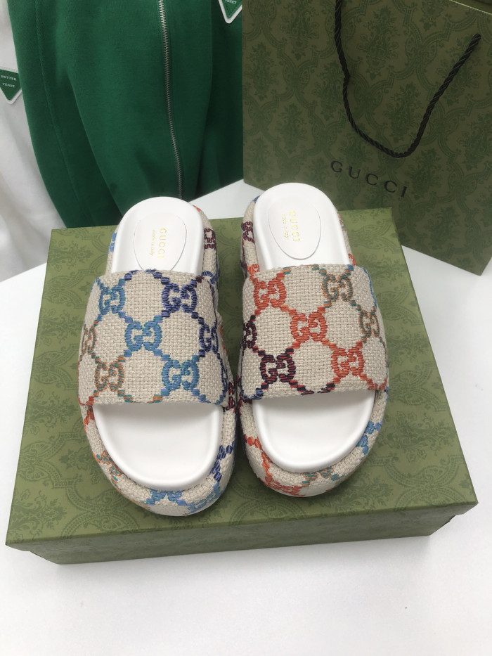 GUCC SANDALS