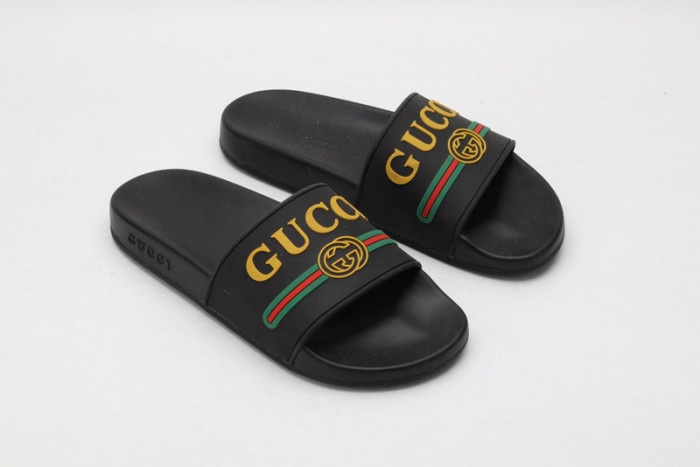 G*u*i sandals