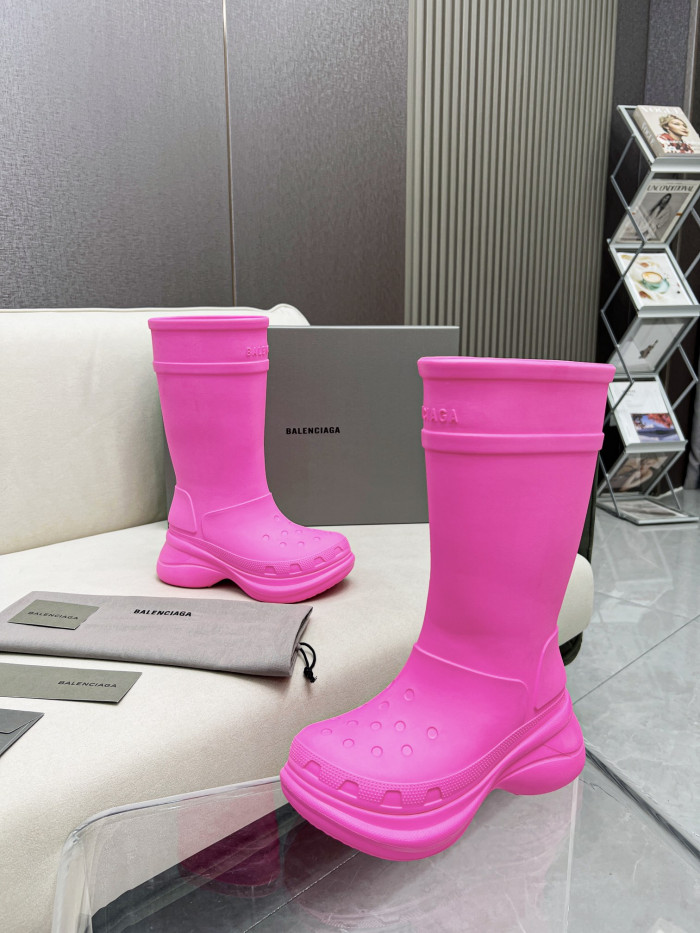 ba*len*cia*ga x Cr*0*s boot pink (w)