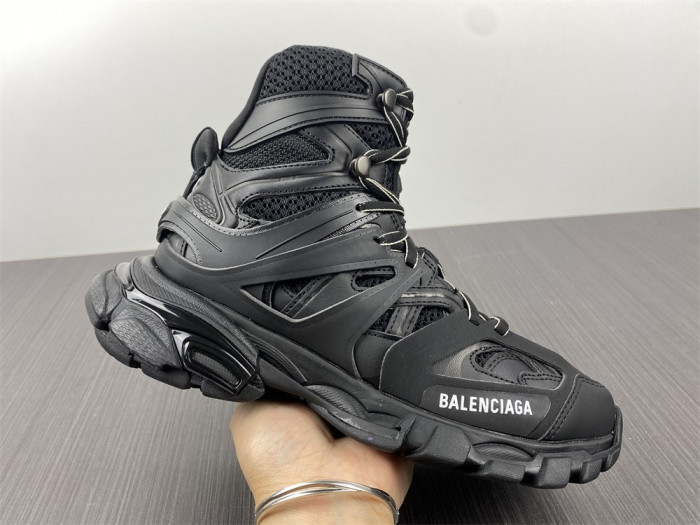 Ba*len*cia*ga track