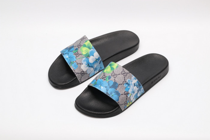 G*u*i sandals