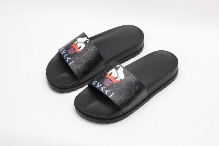 G*u*i sandals